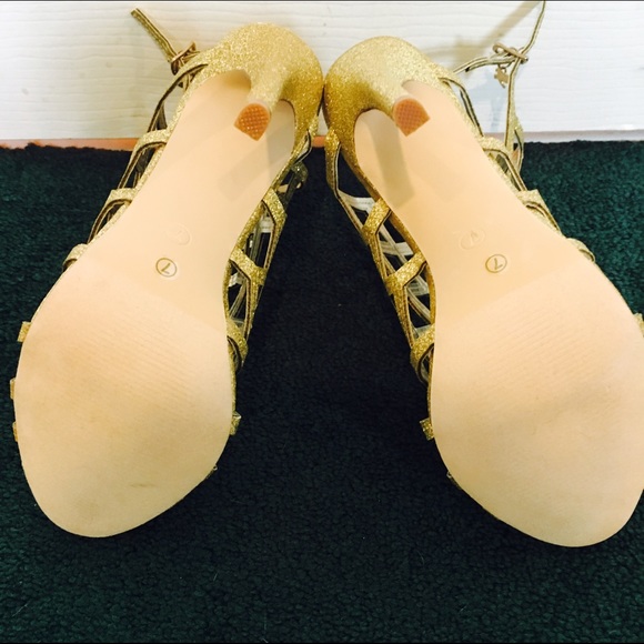 Gold Heels - Picture 3 of 3
