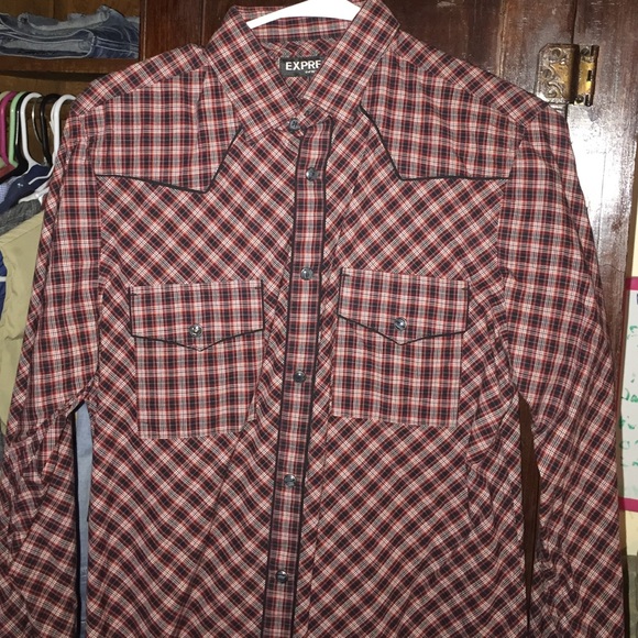 Button up - Picture 1 of 2