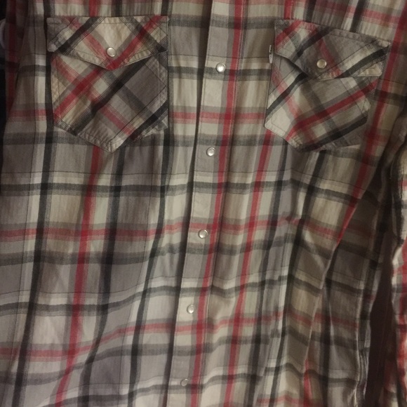 Button up - Picture 3 of 3