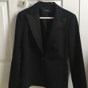 Tahari 3 piece suit