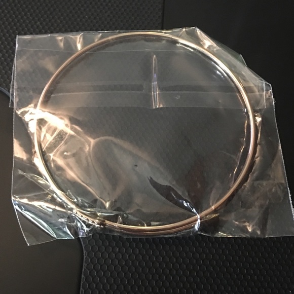 Gold Arrow Bracelet✨NEW ITEM 9/9/16✨ - Picture 4 of 4