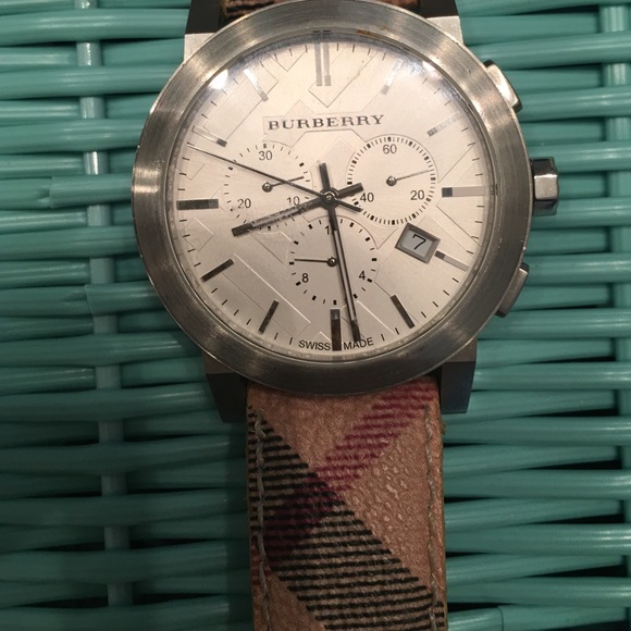 Burberry watch - Picture 3 of 4