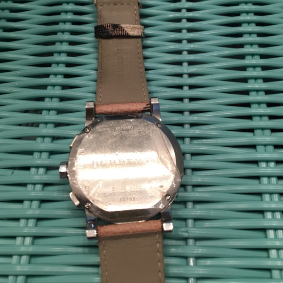Burberry watch - Picture 4 of 4
