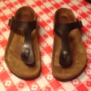 Black Birkenstocks Gizeh flip flop style EUC