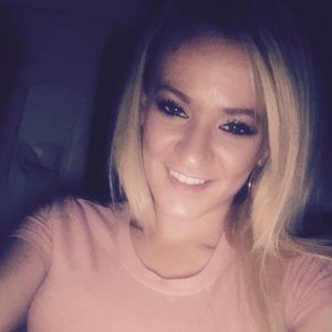 Meet your Posher, Corie