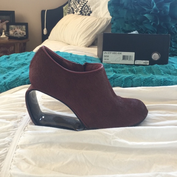 United Nude Möbius Bootie in Bordeaux - Picture 4 of 4