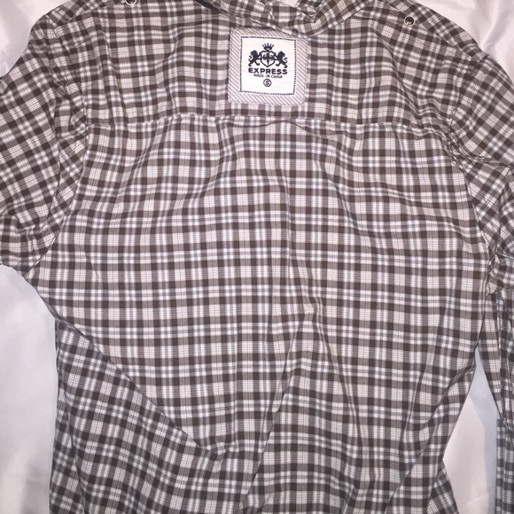 Button up - Picture 1 of 3