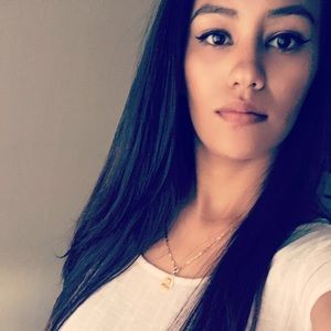 Meet your Posher, Alejandra