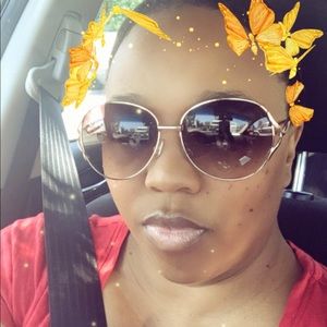 Meet your Posher, Whitney