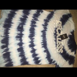 Young and reckless tee