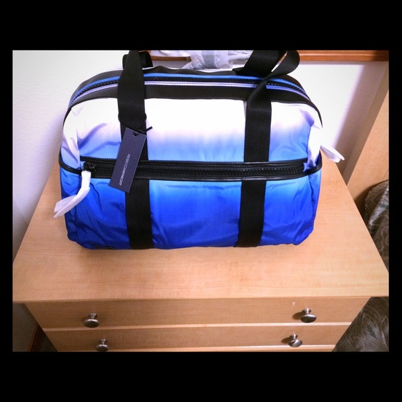 Rebecca Minkoff Handbags - NWT Rebecca Minkoff Ombré Yoga Carryall