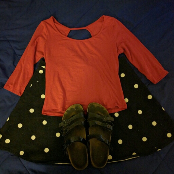 ***SOLD*** Wet Seal red crop top - Picture 1 of 3