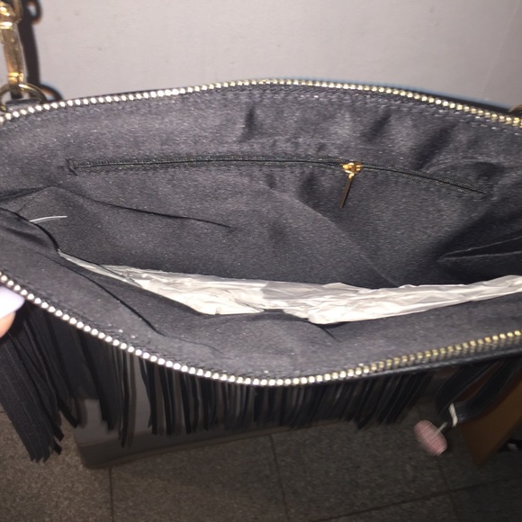 Cross body bag w/fringe - Picture 3 of 3