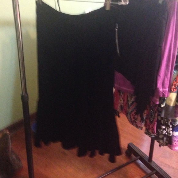 Skirt - Picture 1 of 2