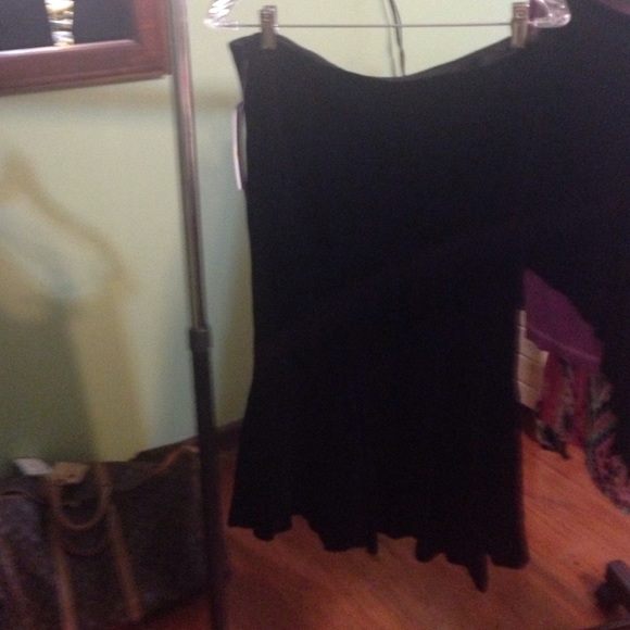 Skirt - Picture 2 of 2