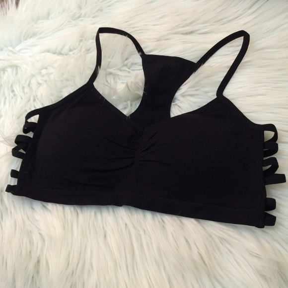 Black Side Strappy Bralette - Picture 3 of 4