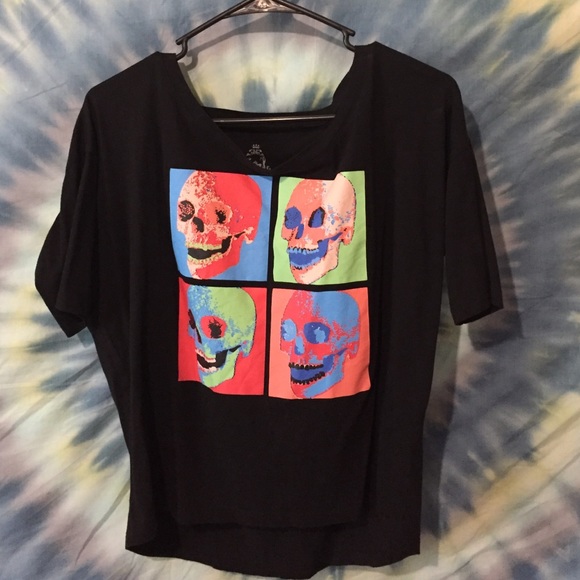Skull tee