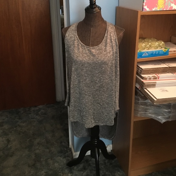 Cute mossimo b/w heathered hi-lo tank