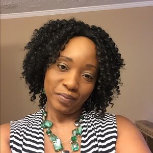 Meet your Posher, Loresa