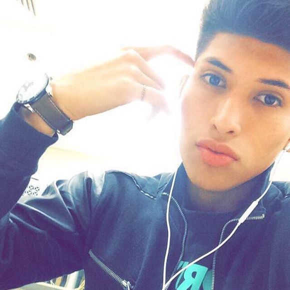 Meet your Posher, Rodrigo - Picture 1 of 1