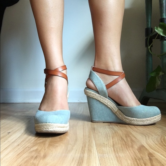 BC for Francessicas blue and tan leather wedges