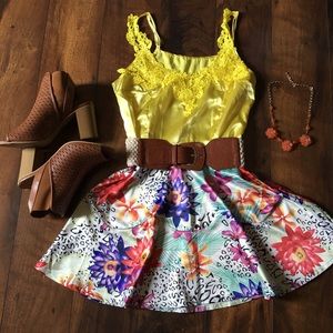 🔱A Yellow lace floral print dress 🔱