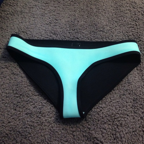 Triangl bikini bottom