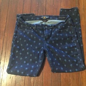 Reserved for Arenon. Lucky Brand skinny jeans.