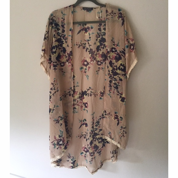 Taupe Floral Lace Trim Kimono Size M