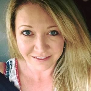 Meet your Posher, Lara