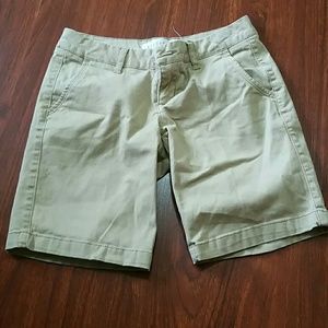 Kahki shorts