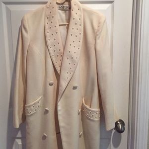 Cream Vintage Coat with Faux Pearl accent Sz 8/10