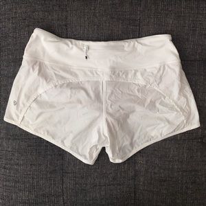 Lululemon white speedy short - sz 6