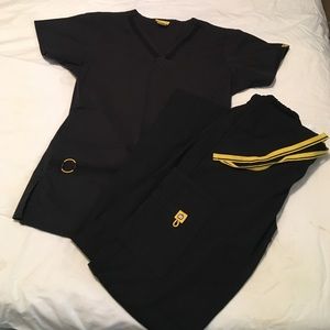 Wink black with yellow accent scrub set