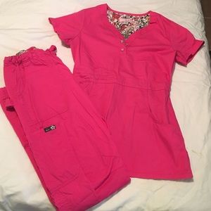 Koi pink scrub set