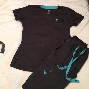 Med couture scrub set