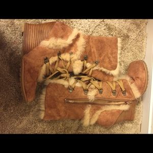 Adorable lace up suede boots