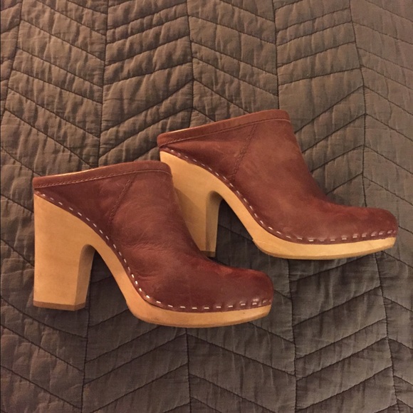Dolce Vita, size 7, heel clogs, leather.