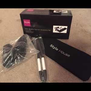 Flat iron accessory set