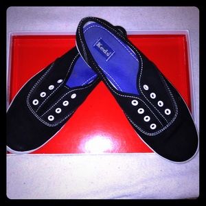*SOLD!!! 1hr sale! Keds slip on