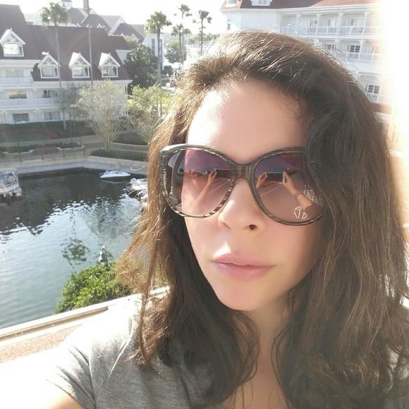 Meet your Posher, Vanessa