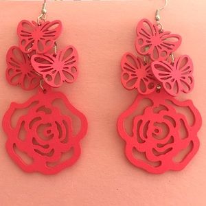 Pink super cute earrings 💞🆒