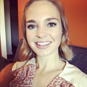 Meet your Posher, Kelly