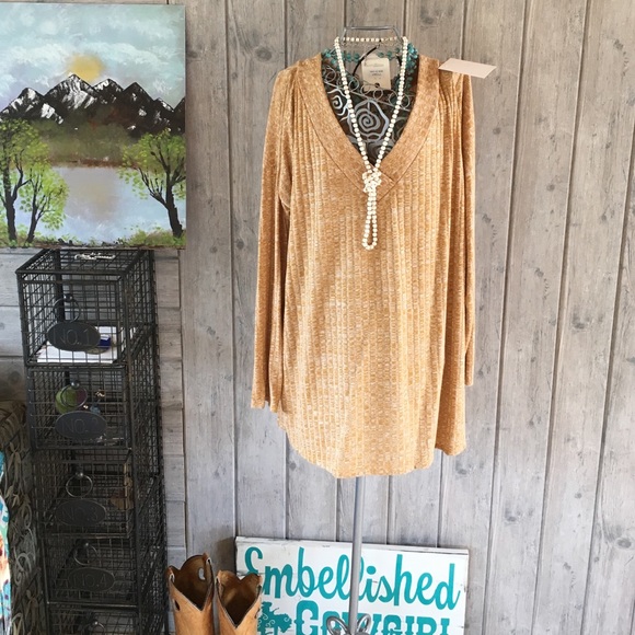 Tops - 💕😊💕host pick 💕 Marble ribbed knit mustard top