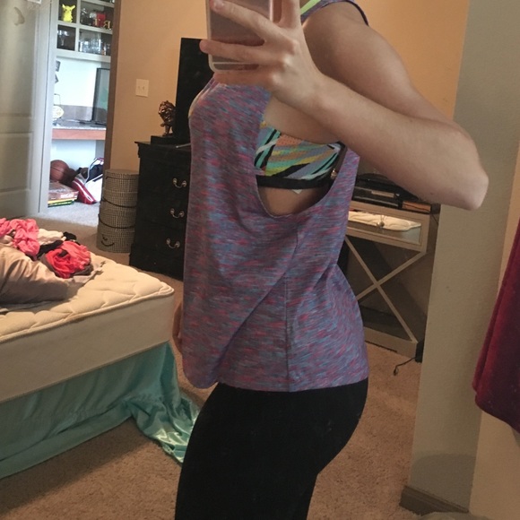 Workout shirt - Picture 2 of 4