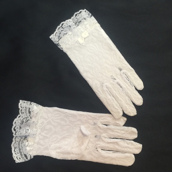 Girls Formal Lace Gloves