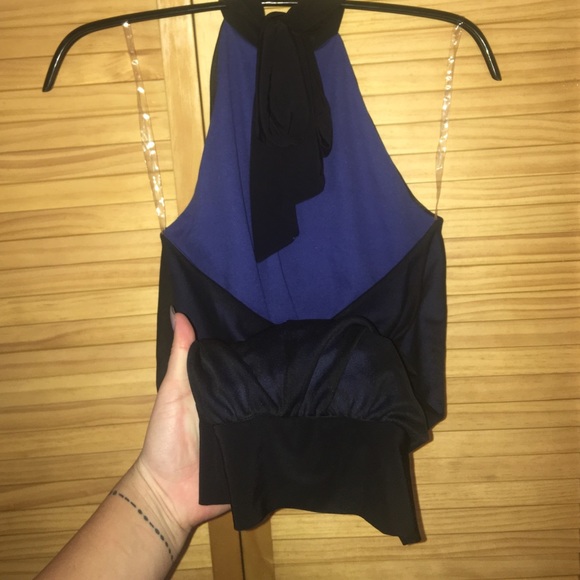 Backless shirt - Picture 4 of 4