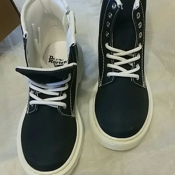 Dr.Martins Airwair junior boots