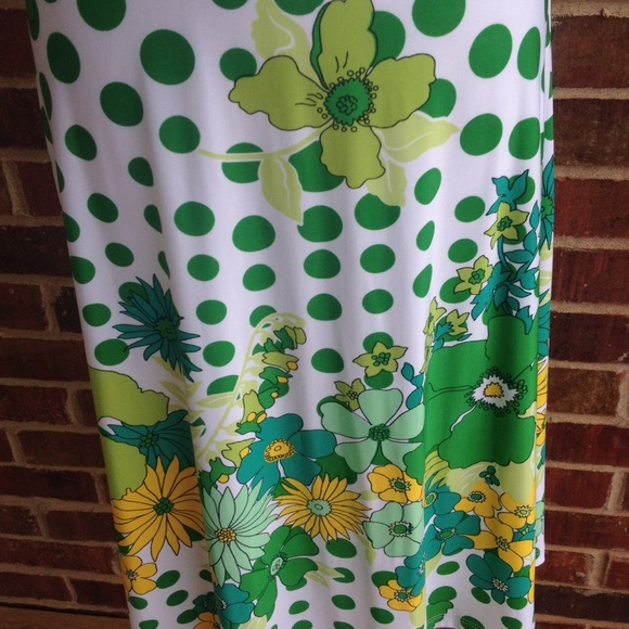 Colorful dress with bold yellow and green pattern - Picture 2 of 4