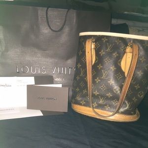 Authentic Louis Vuitton petite bucket bag.
